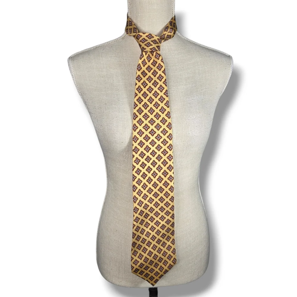 Oscar de la Renta Mens 100% Silk Tie Yellow Burgundy Navy Print Made In USA